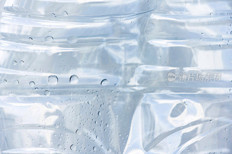 空塑料水瓶的照片