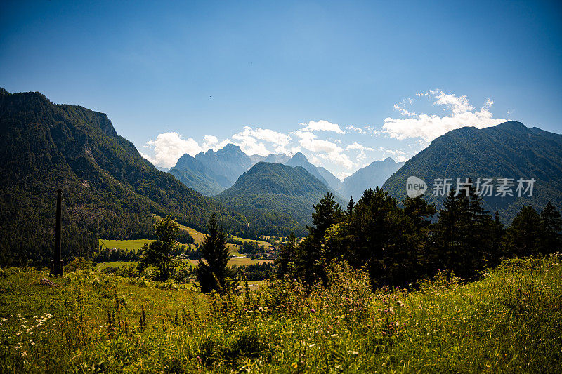 风景如画的特里格拉夫山全景