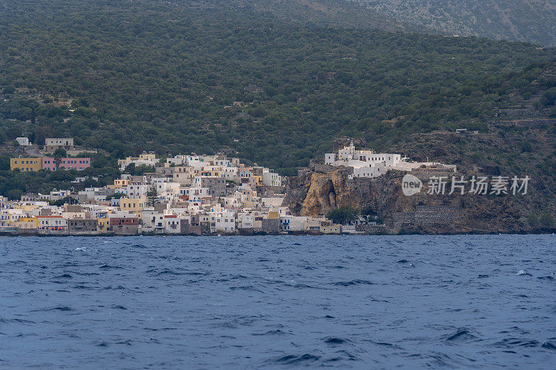 希腊尼西罗斯岛上的曼德拉基村。
