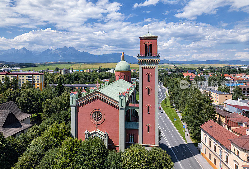 斯洛伐克凯兹马洛克古城鸟瞰图。