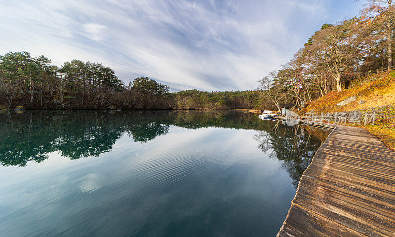 五色池(五色池)在福岛山区