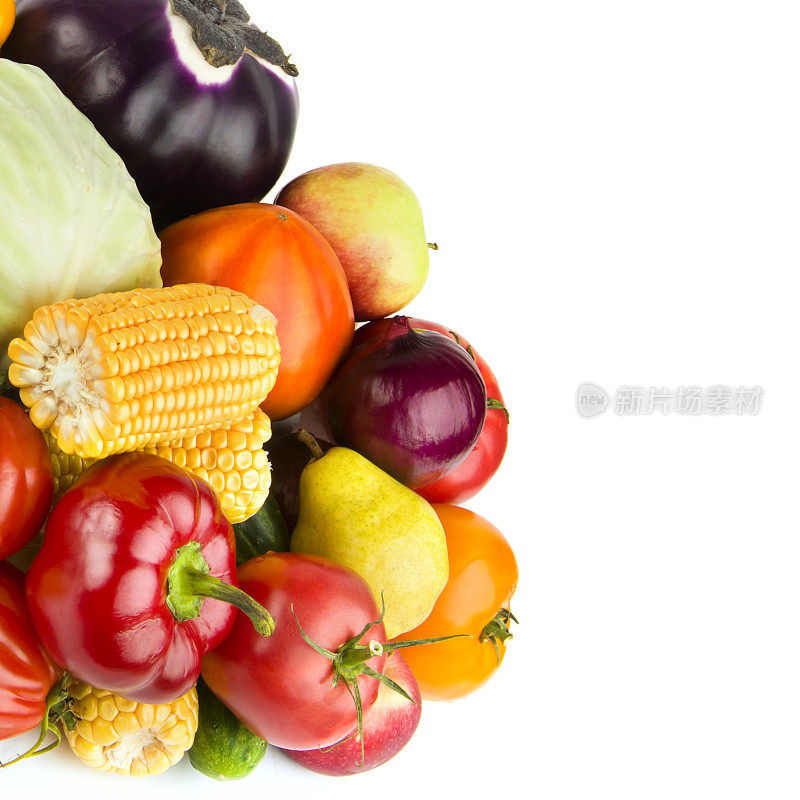 集蔬菜和水果于一身，孤立于白色。有文字的空闲空间。