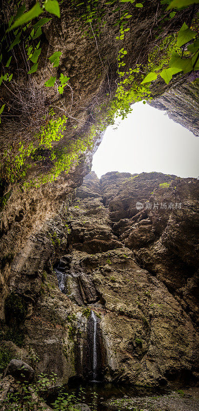 特内里费最高的瀑布，位于地狱峡谷，特内里费，加那利群岛，西班牙