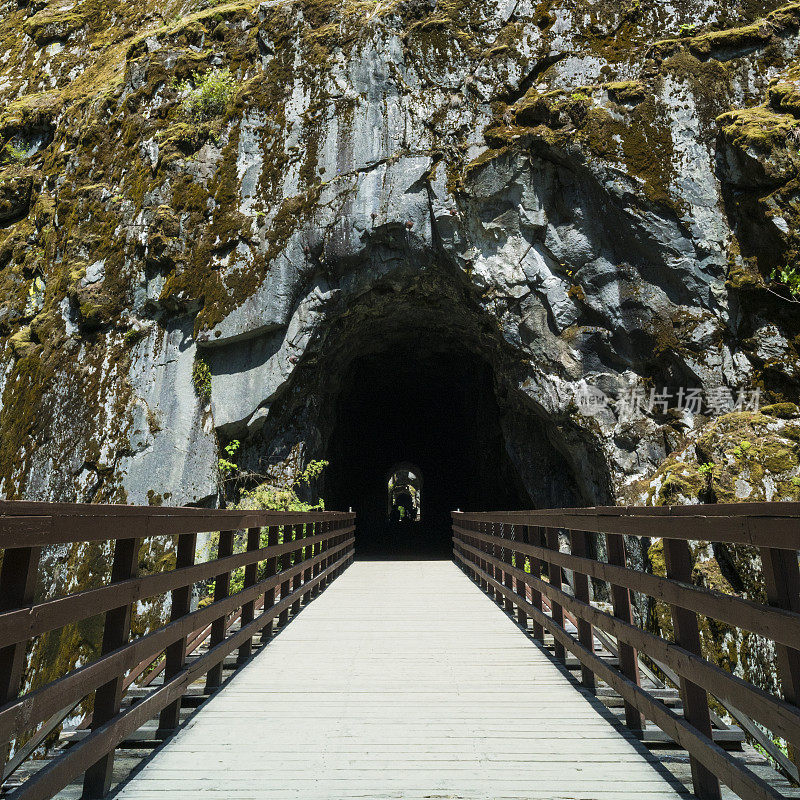 奥赛罗隧道4号隧道，位于加拿大不列颠哥伦比亚省的科基哈拉峡谷省级公园