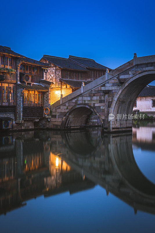 中国乌镇的夜景