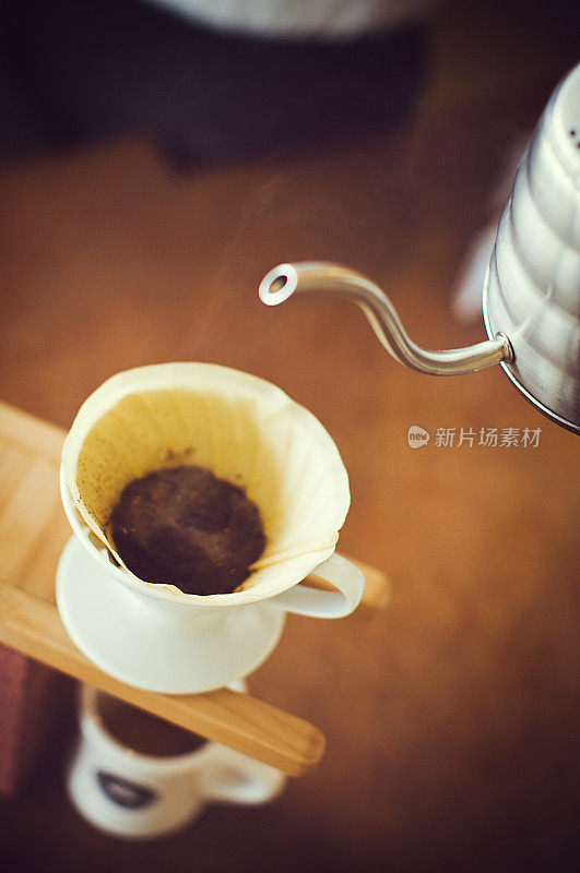 咖啡壶和咖啡架