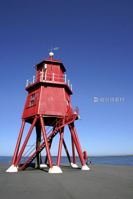 南盾海岸一座古老灯塔的地标