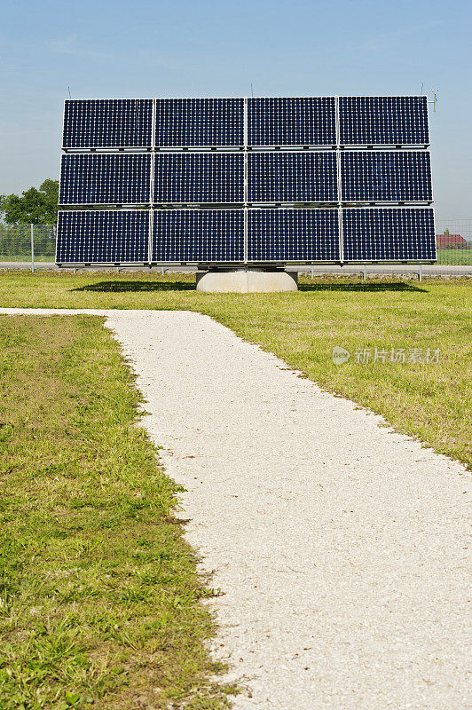 光伏-替代能源:大型太阳能电池板