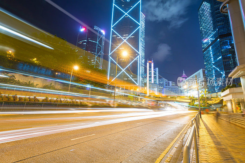 香港夜间的交通状况