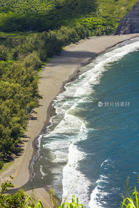 夏威夷令人惊叹的、与世隔绝的Waipio山谷海滩