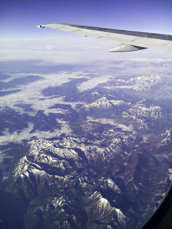 飞越阿尔卑斯山