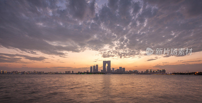 宛如金鸡湖边风景