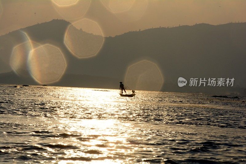 缅甸茵莱湖的日落