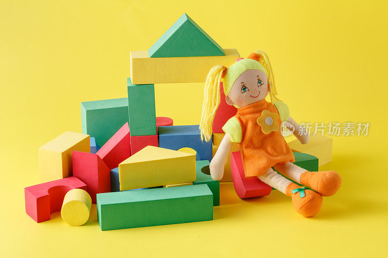 玩具屋和积木娃娃