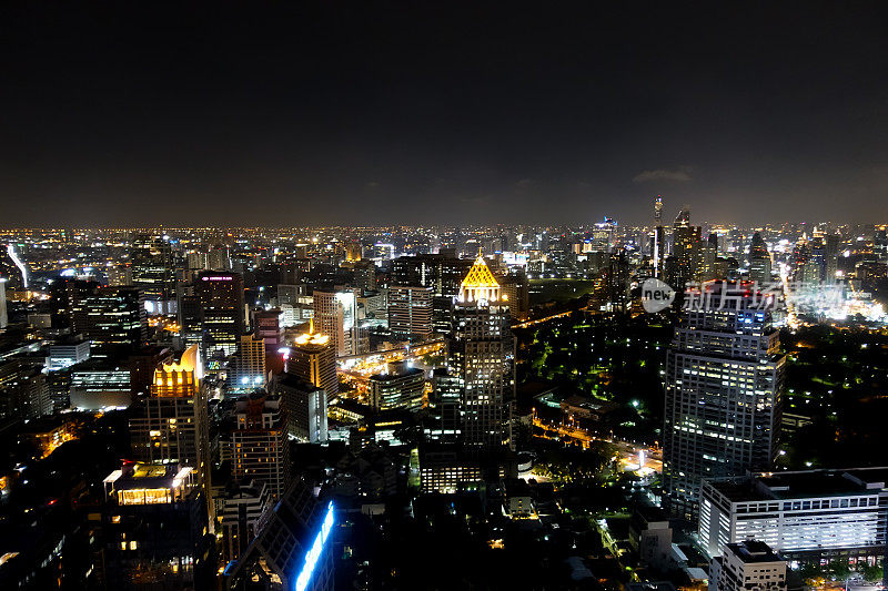 夜间曼谷美丽的风景。