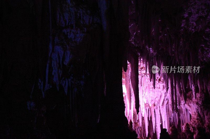 钟乳石洞穴