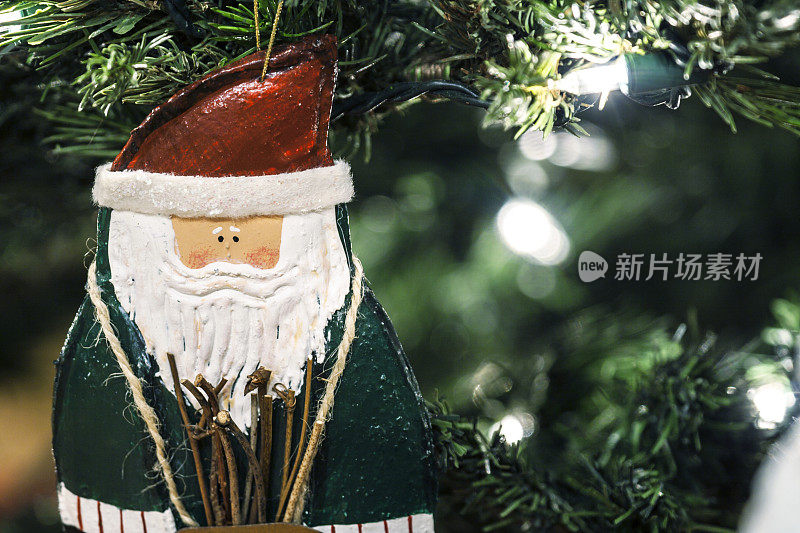 异想天开的自制圣诞老人圣诞树装饰