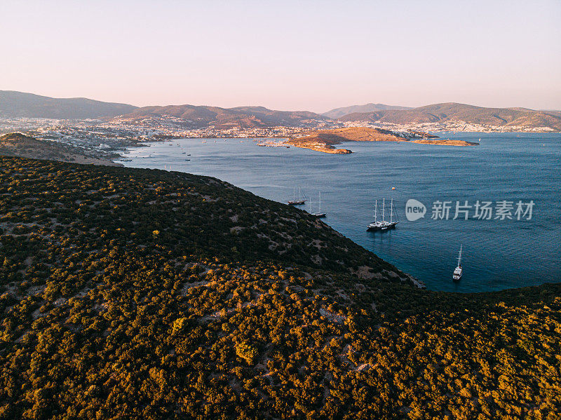 鸟瞰博德鲁姆湾