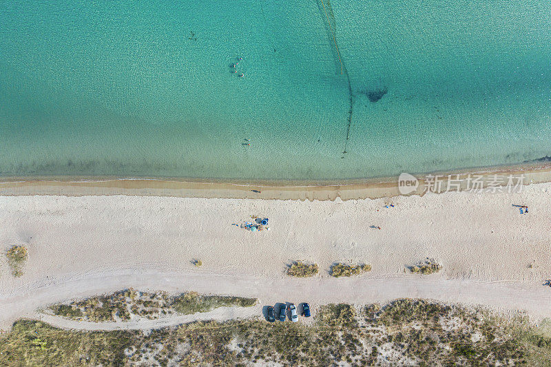 海滩和大海的鸟瞰图