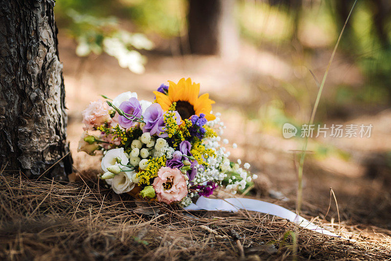 向日葵的婚礼花束。