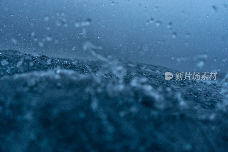 海洋的形状:海洋中波涛汹涌的水域