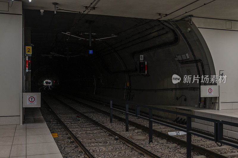 卡尔斯鲁厄的现代地下电车站