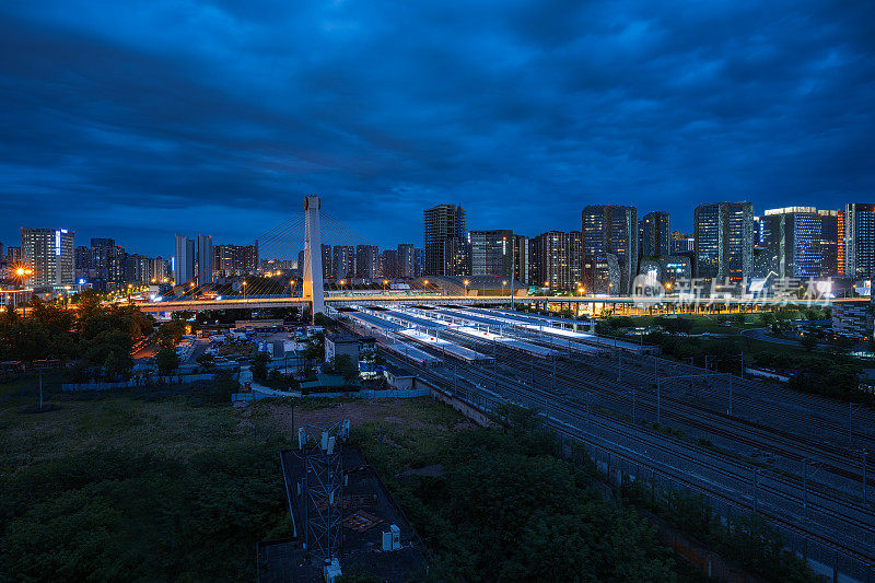 成都市夜景天际线