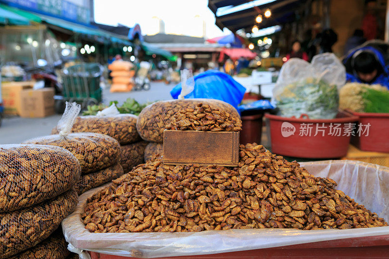 韩国街头的亚洲干货市场