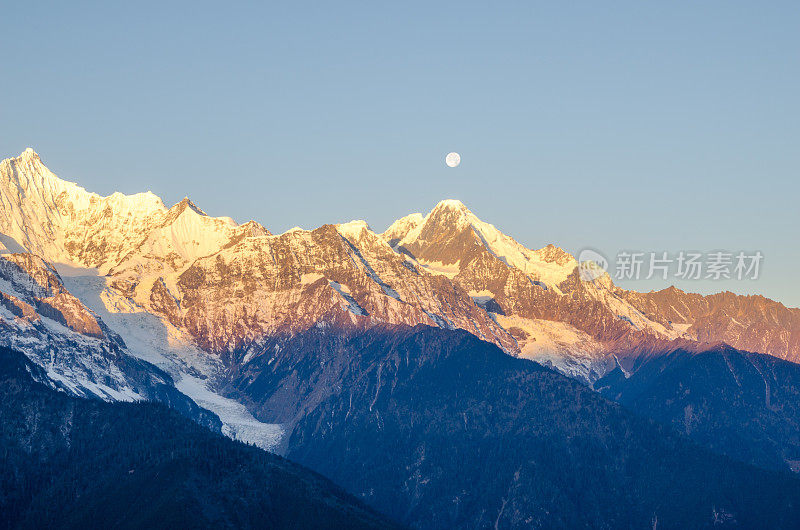 美丽雪山在中国云南