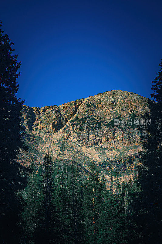 犹他州山，康尼菲尔。