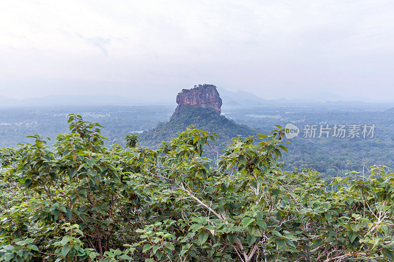 锡吉里亚狮子山