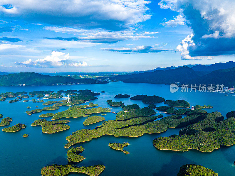 蓝天白云，千岛湖风光航拍