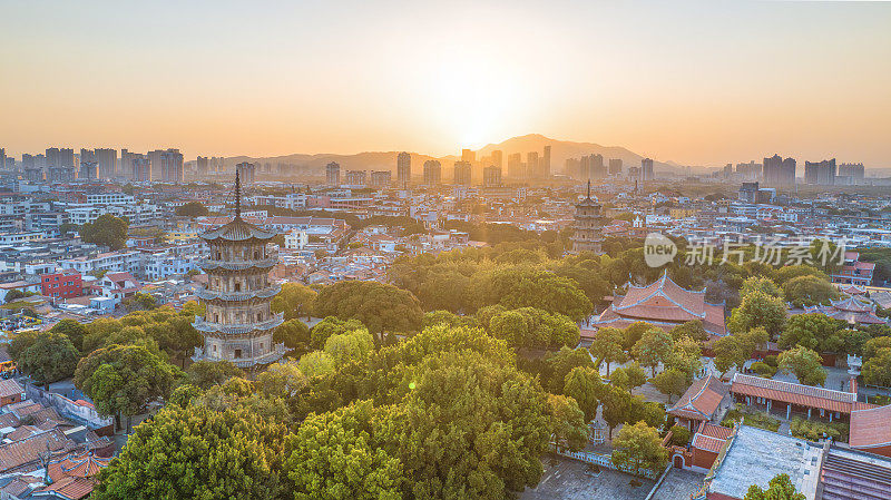 中国福建省泉州市历城区泉州西街及开元寺航拍图