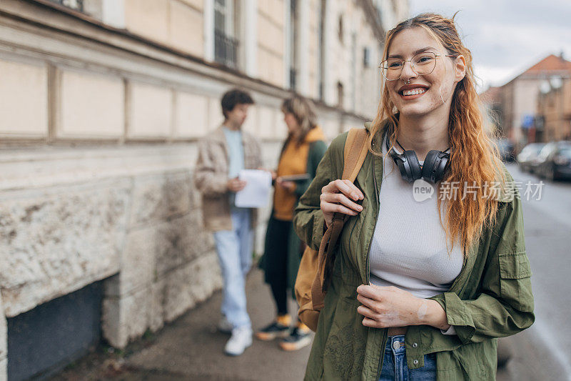 迷人的女大学生