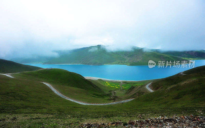中国西藏的羊卓雍错湖