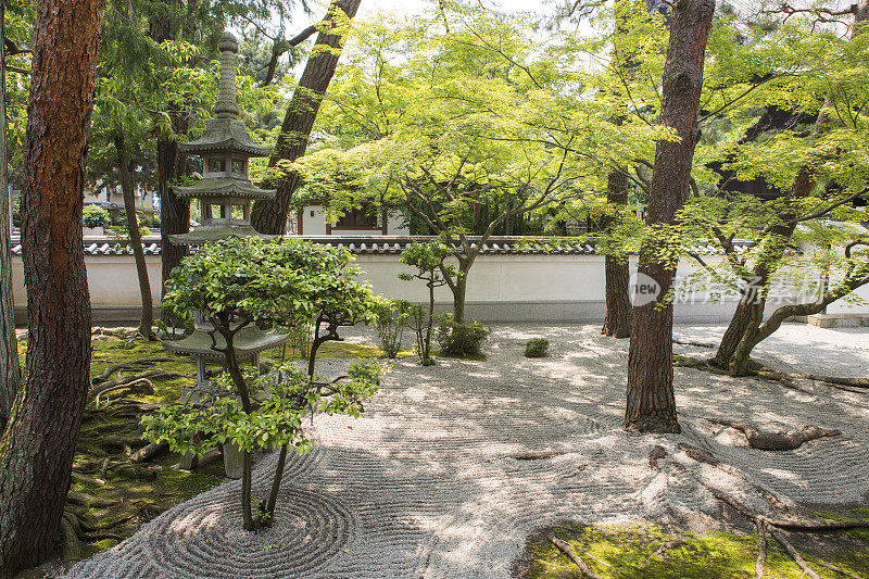 日本京都百库曼本细寺的禅宗花园