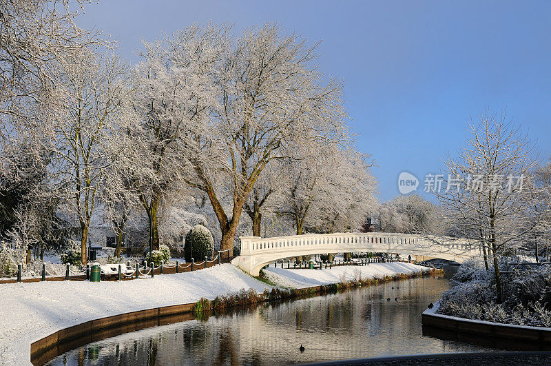 雪河的场景