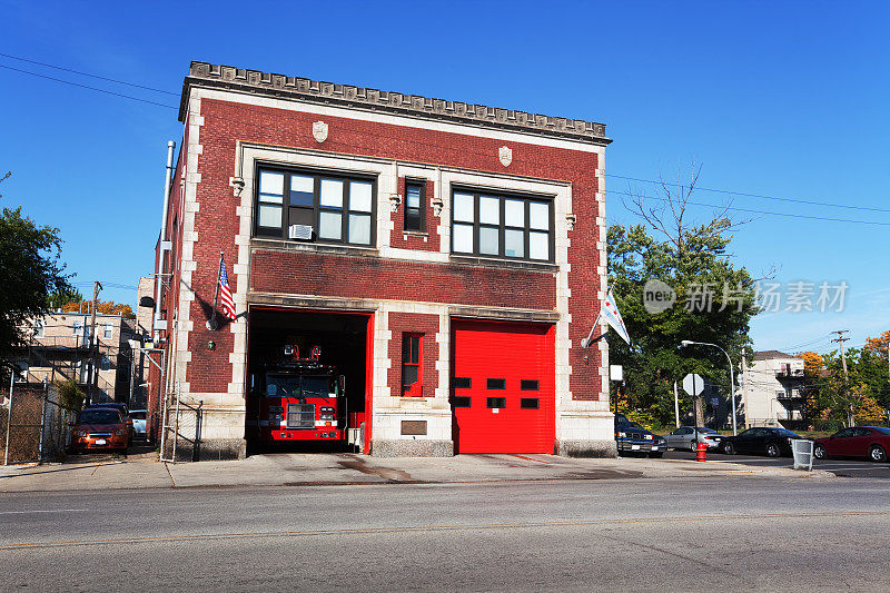 芝加哥格兰大道的格罗夫农舍大街上的消防站