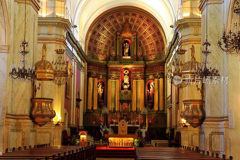 乌拉圭蒙得维的亚天主教大都会大教堂内部