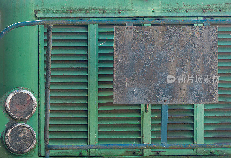 金属绿色百叶发动机盖与金属板