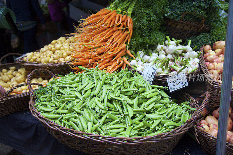 农贸市场的糖、豌豆和其他蔬菜