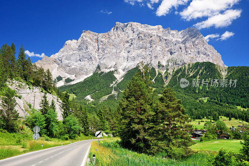 通往Zugspitze山的路