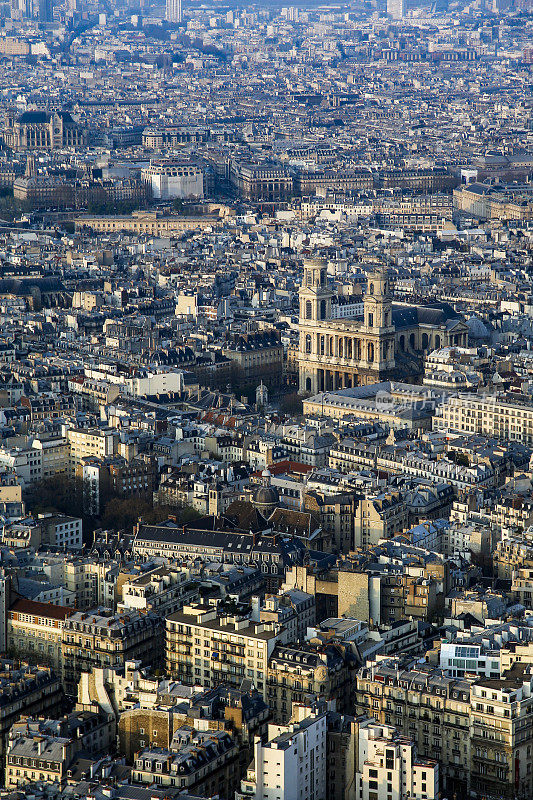 巴黎的圣叙尔比斯教堂