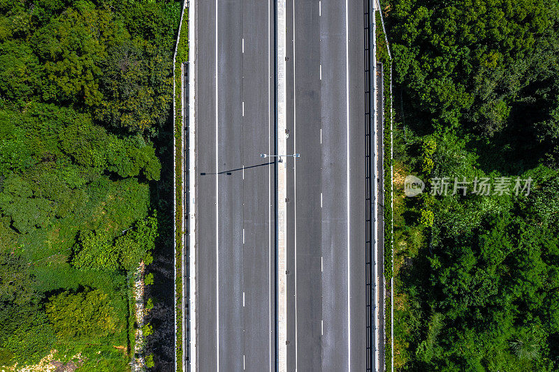 香港香园围公路的无人机照片