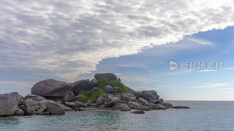 蓝天下的海景