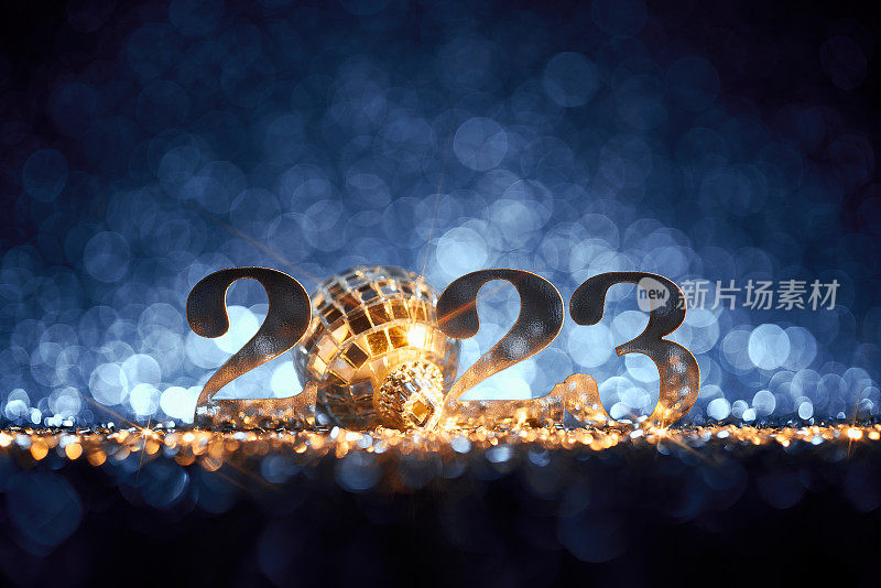 2023年新年圣诞静物-背景金蓝色迪斯科派对庆祝