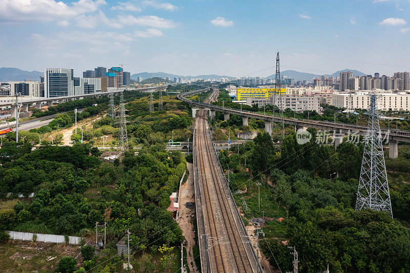 现代城市铁路交点的航拍