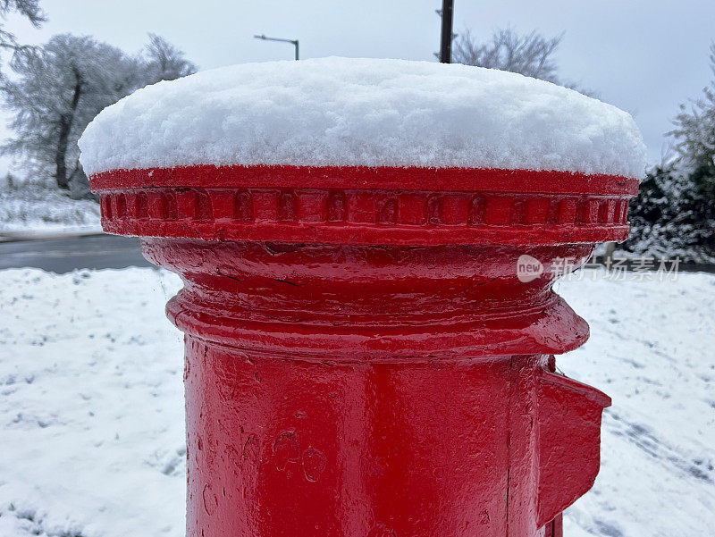 红邮筒雪