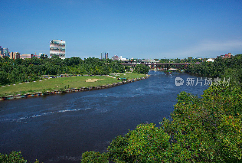 明尼阿波里斯市