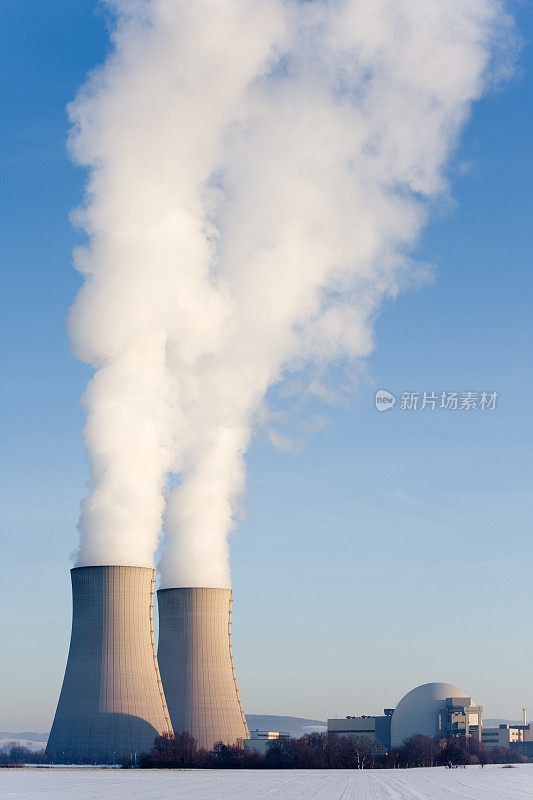 带反应堆和蒸汽冷却塔的核电站(XXL)